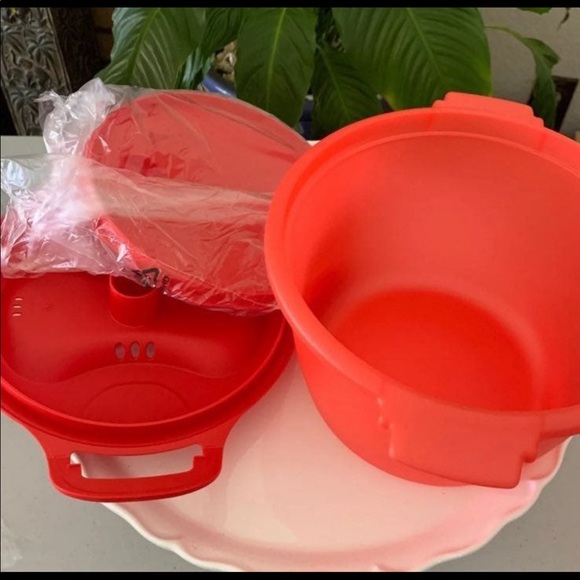 Tupperware Microwave Rice & Vegetable Cooker Steamer - Picture 4 of 10